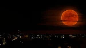Pleine Lune rouge du 3 mars 2026 : la “Lune de Sang” annonce un grand nettoyage intérieur pour ces 4 signes