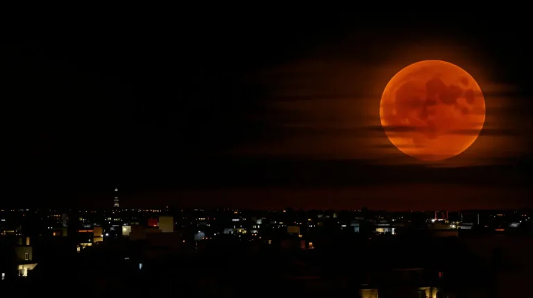 Pleine Lune rouge du 3 mars 2026 : la “Lune de Sang” annonce un grand nettoyage intérieur pour ces 4 signes